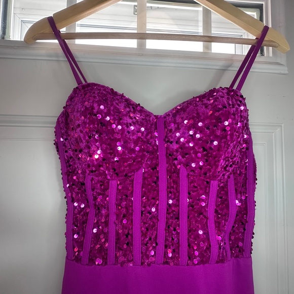 Elegant Fushia Sequin Gown - Picture 2 of 6